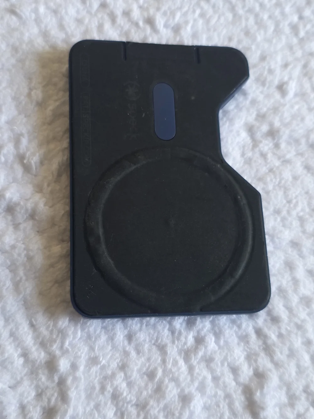 speck Black Slim Card Wallet with Grippy Back